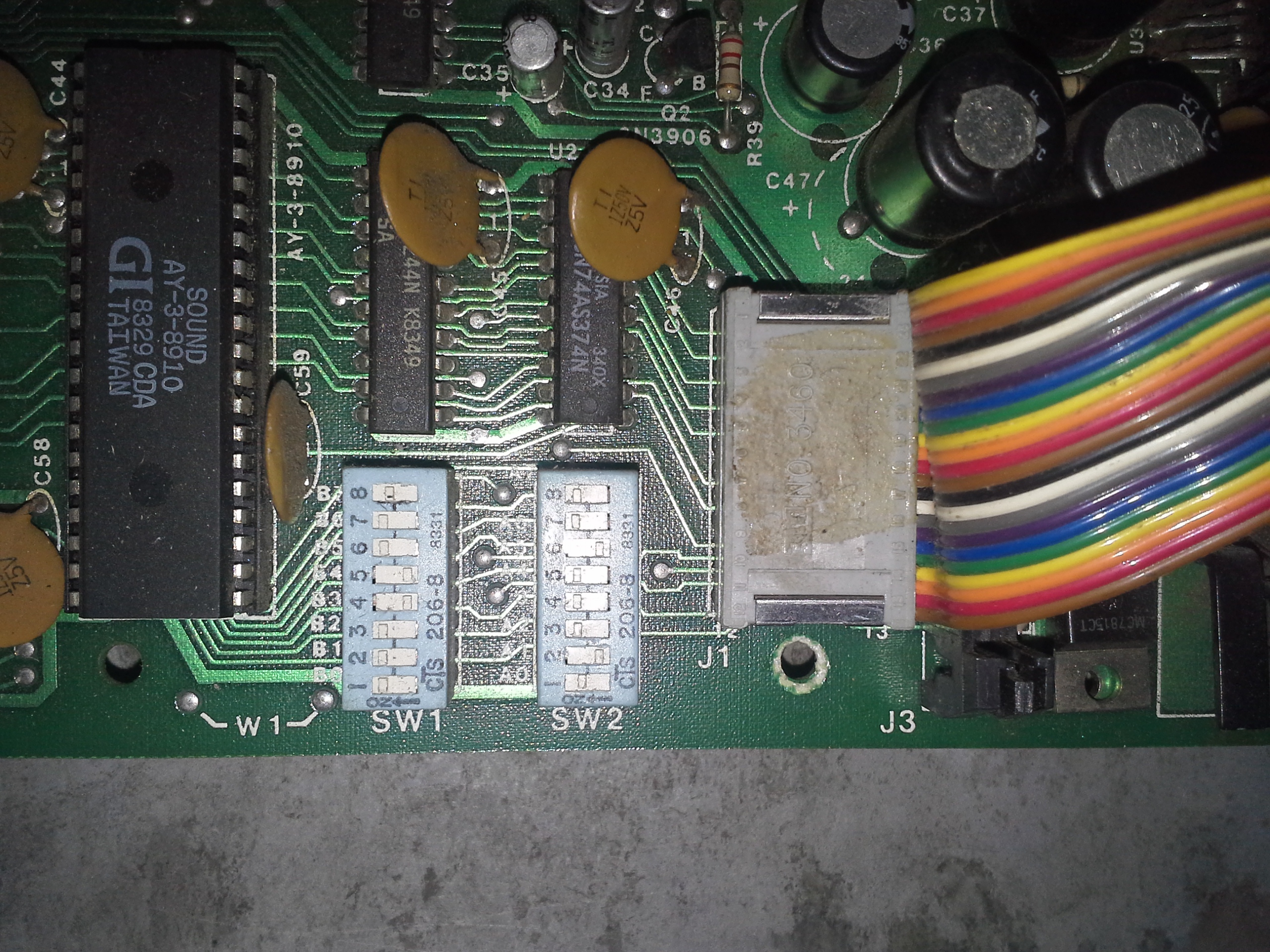 Dragon's Lair example dip switches which are known to work for LD-V1000 mode using the original ROM board.  The LDP I/O cable orientation is also shown.